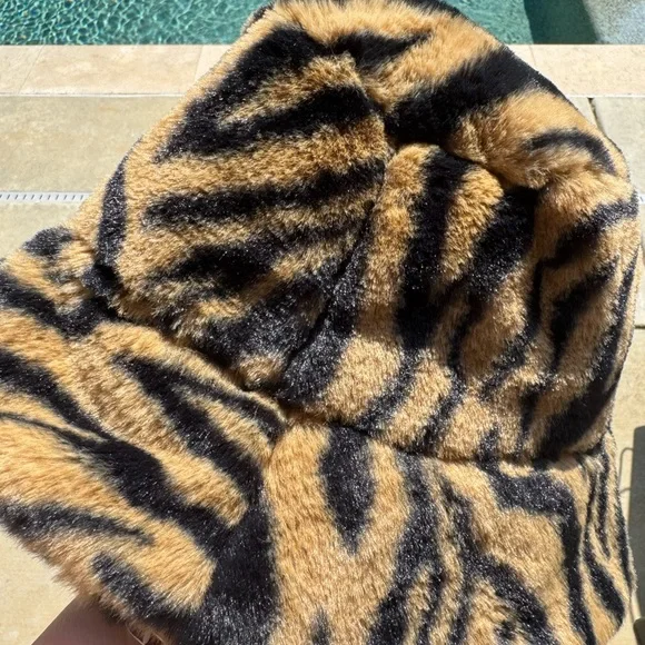 Kensie Faux Fur Tiger-Stripe Bucket Hat - Brown & Black - Picture 3 of 9